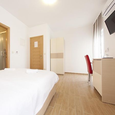 Guesthouse Villa Klara Baska Voda Ngoại thất bức ảnh