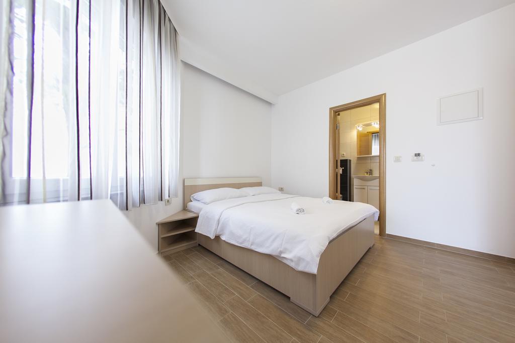 Guesthouse Villa Klara Baska Voda Ngoại thất bức ảnh